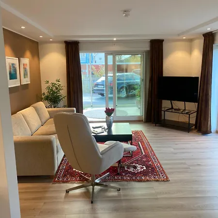 Modern With Mountain And Sea View דירה