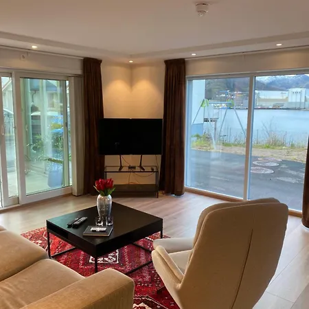 Modern With Mountain And Sea View Svolvær