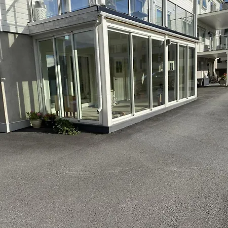 Modern With Mountain And Sea View Svolvær