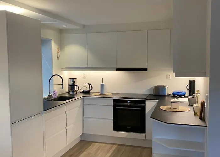 Modern With Mountain And Sea View شقة